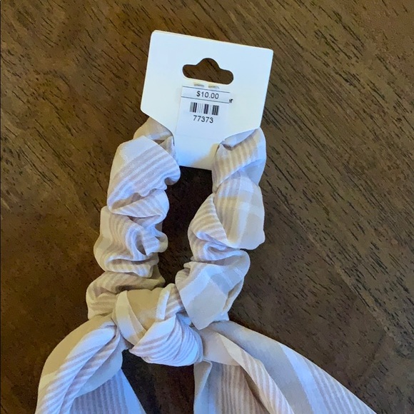 NWT Elastic Hair Bow - Picture 4 of 4